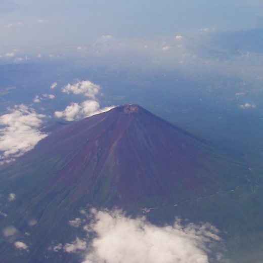 上空からの富士山（夏）