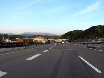 高山市内