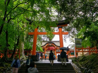 八幡鳥居（宇佐神宮）