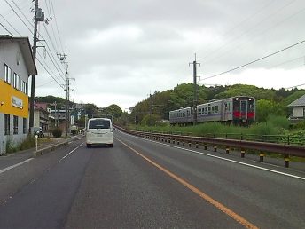 列車とすれ違い（国道9号線）