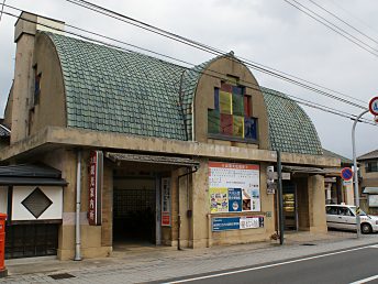 出雲大社前駅の駅舎（2008年11月）