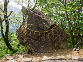 落ちない岩（竹田城跡）