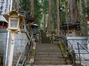 参道（御嶽神社王滝口里宮）