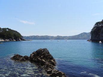 青く透き通った海（浄土ヶ浜）