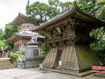 鐘楼堂と多宝塔（最御崎寺）