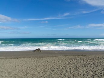 桂浜からの土佐湾