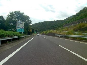 高松自動車道（愛媛、香川県境）