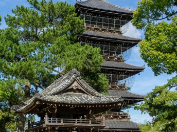 鐘楼と五重塔（善通寺）