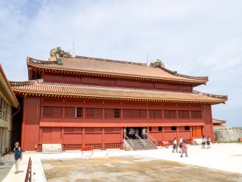 正殿裏手