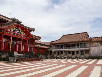 南殿