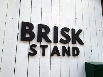 BRISK STAND