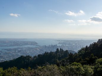 ポートアイランド、空港方面（摩耶山展望デッキ）
