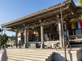 本堂（摩耶山天上寺）