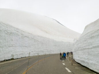 400mの道のり（雪の大谷）