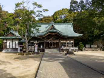 拝殿（玉祖神社）