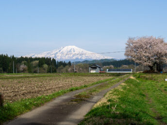 鳥海山（山形県最上郡）