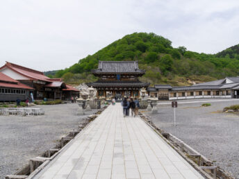 山門（恐山菩提寺）