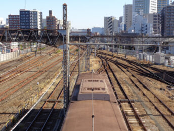 三鷹駅方向（三鷹跨線人道橋）