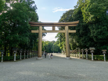 二の鳥居（橿原神宮）