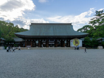 外拝殿（橿原神宮）