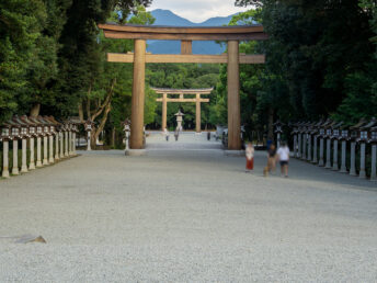 表参道（橿原神宮）