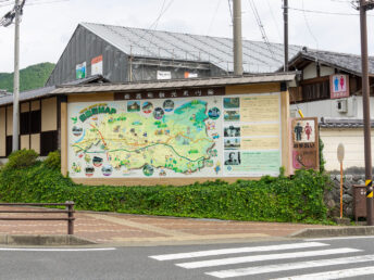 駅前の観光案内図（御嵩駅）