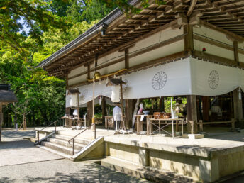 拝殿（丹生川上神社中社）