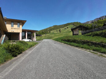 大山中の原スキーセンター付近（県道30号線）
