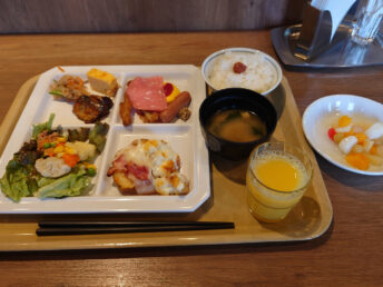 朝食