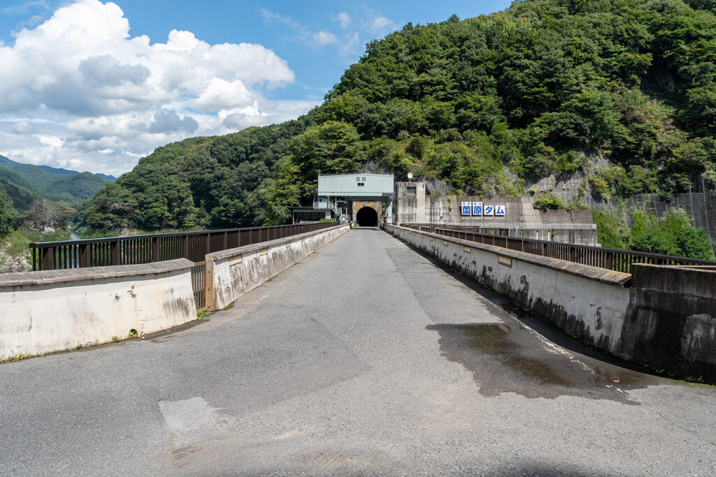 堤体道路(薗原ダム)