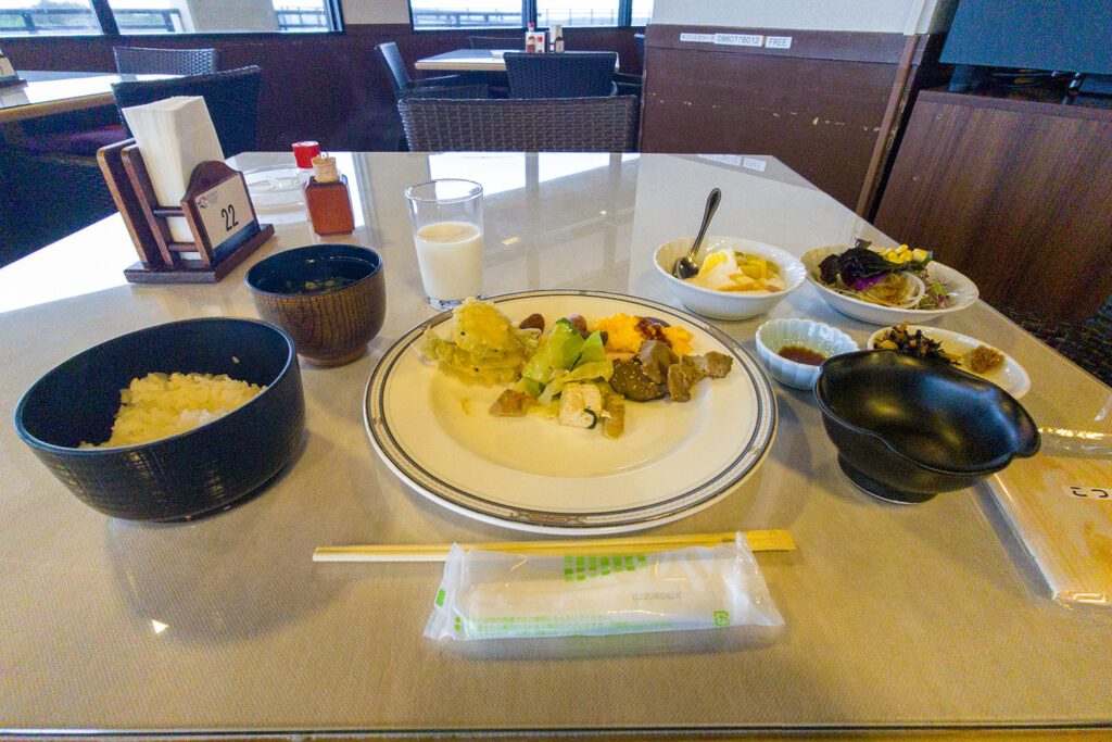 朝食