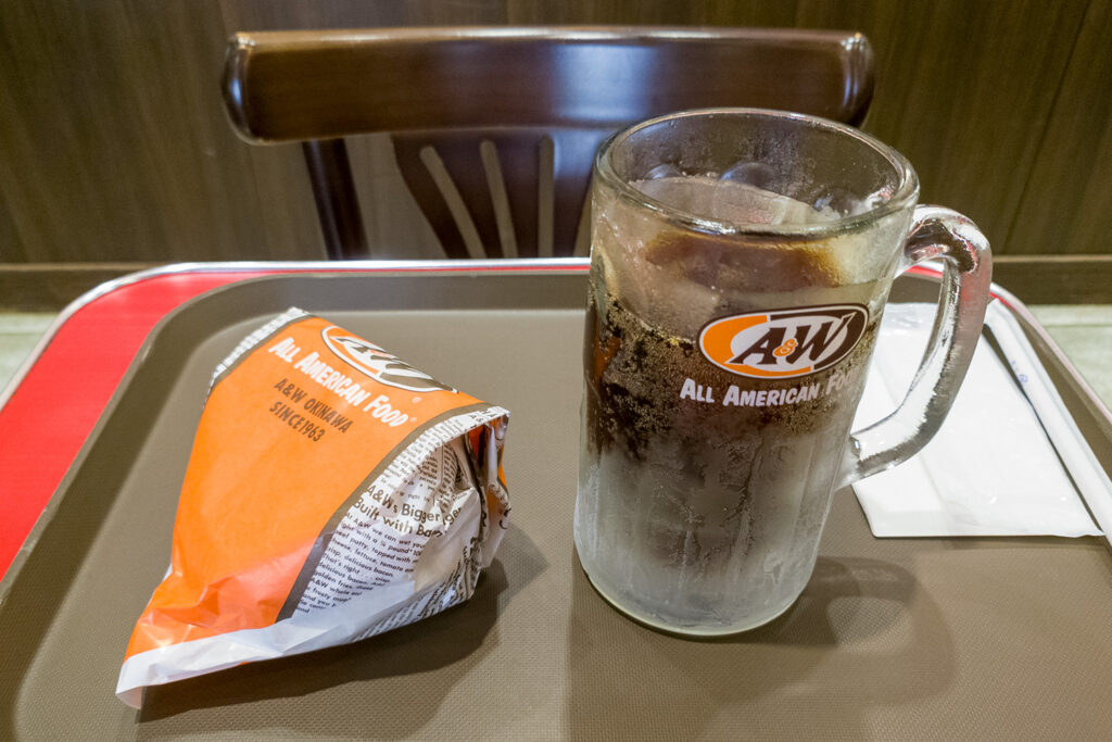 ハンバーガーとルートビア