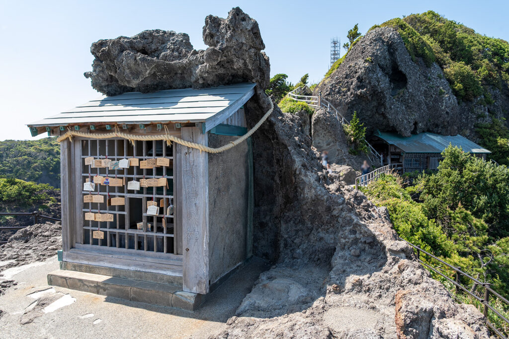石室神社（石廊崎）