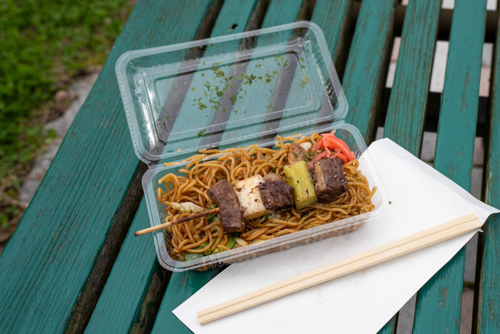 昼食（盛岡競馬場）