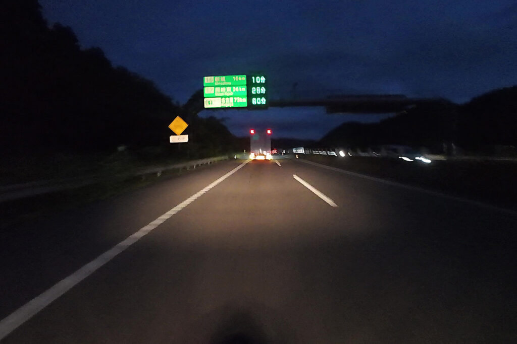 県境付近(新東名高速道路)