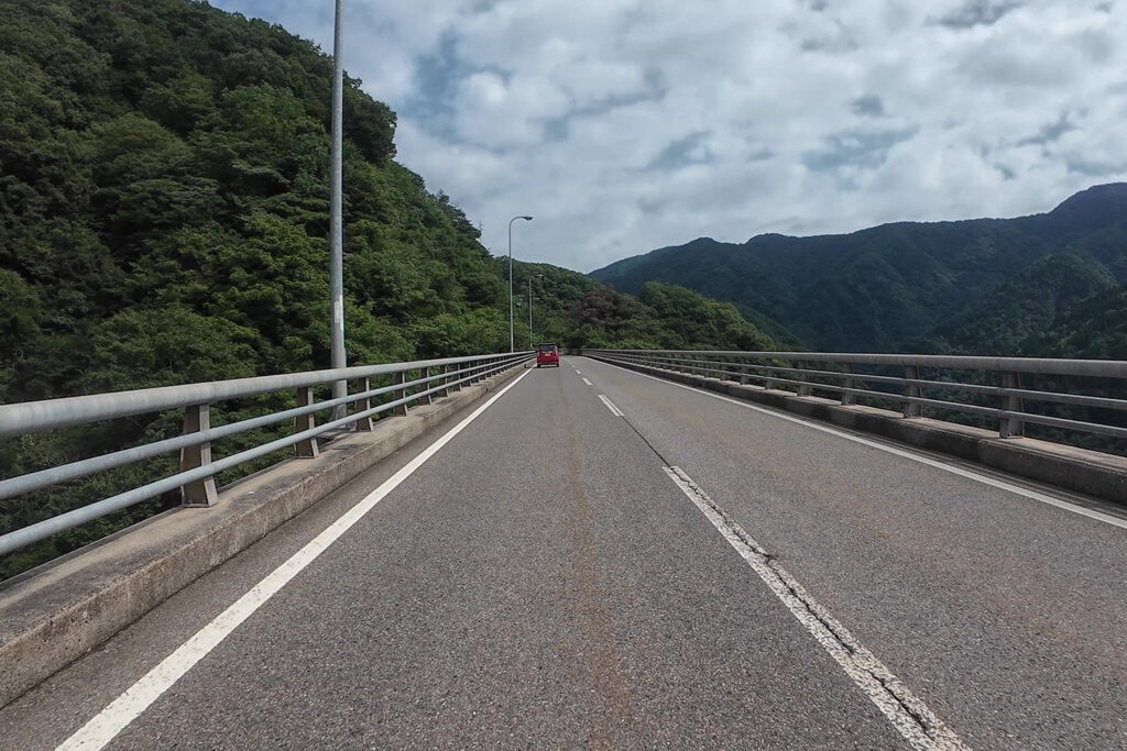 犬返歩危橋付近(国道417号線)