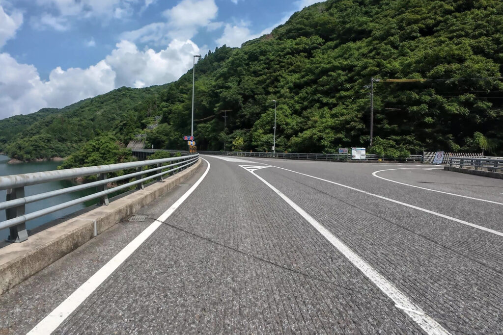 洞山鬼岩隧道付近(国道417号線)