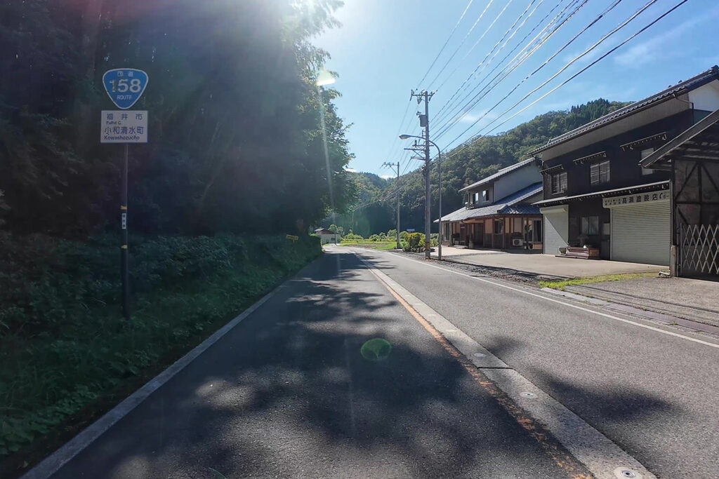 福井市小和清水町付近(国道158号線)